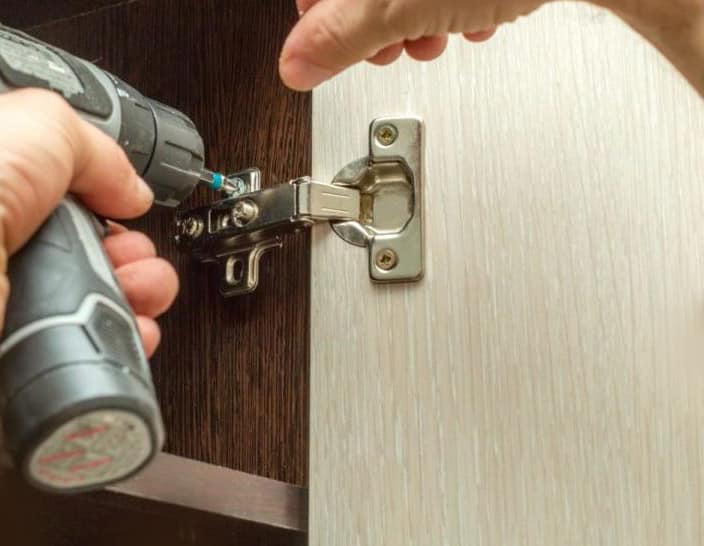 Adjust Your Cabinet Door Hinges Properly, How To Install New Hinges On Old Cabinet Doors